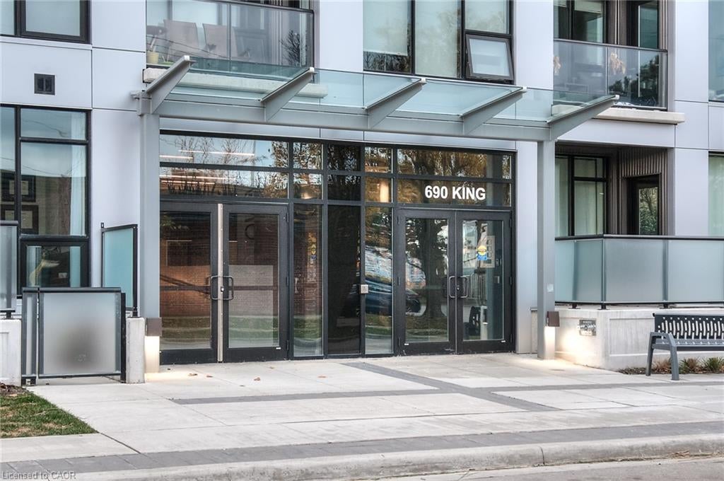 690 King Street W 112