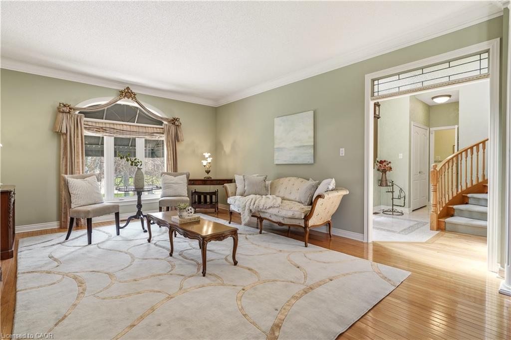 4125 Montrose Crescent