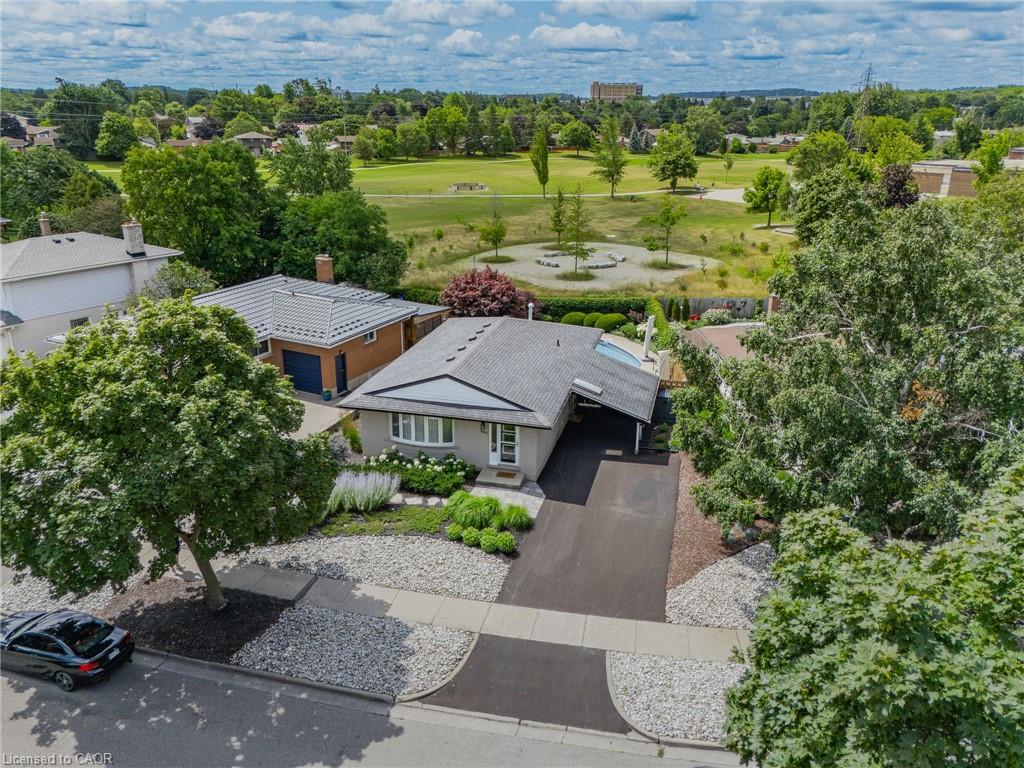 107 Laurentian Drive