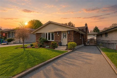 10 Bosworth Crescent Kitchener ON N2E 1Z1