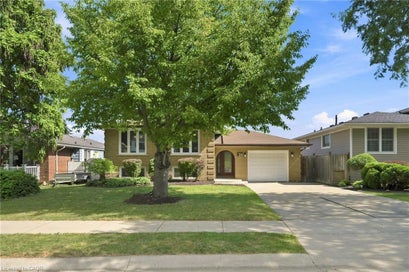 24 Brae Crest Drive Stoney Creek ON L8G 3A6
