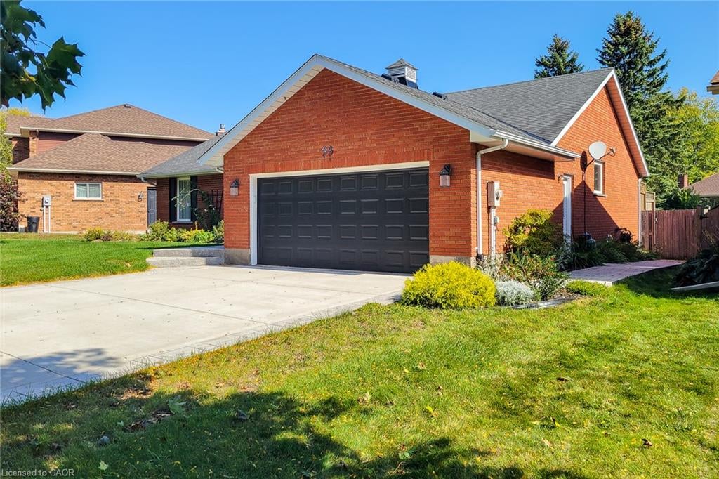 33 Woodstream Boulevard