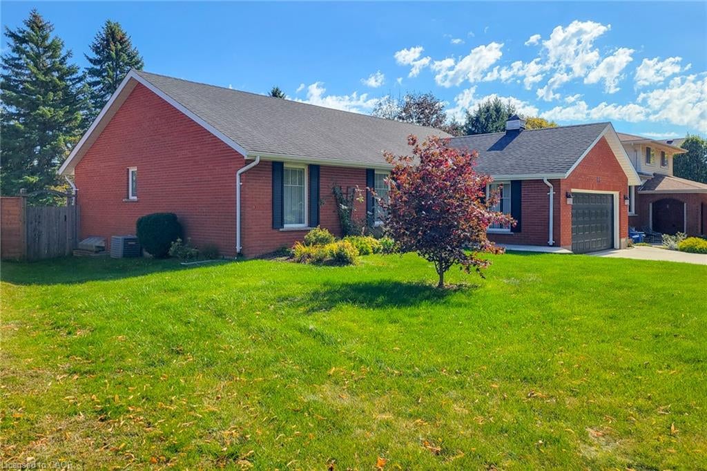 33 Woodstream Boulevard