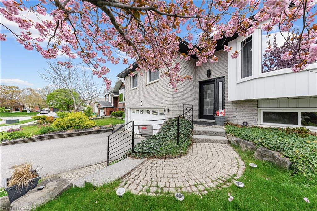 8 Esther Avenue