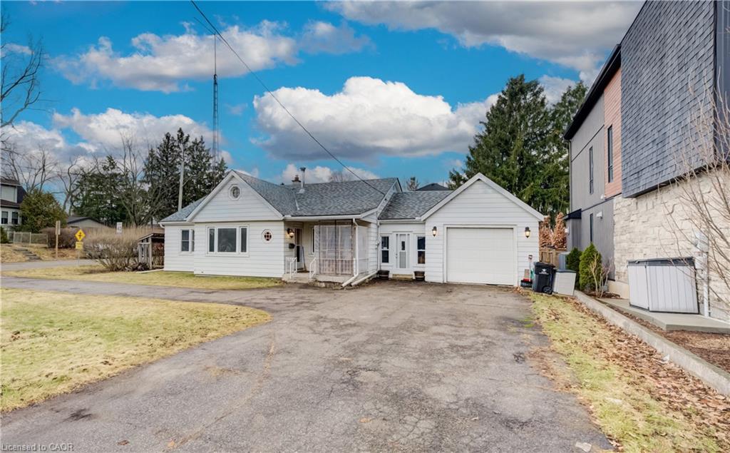 1864 Coronation Boulevard