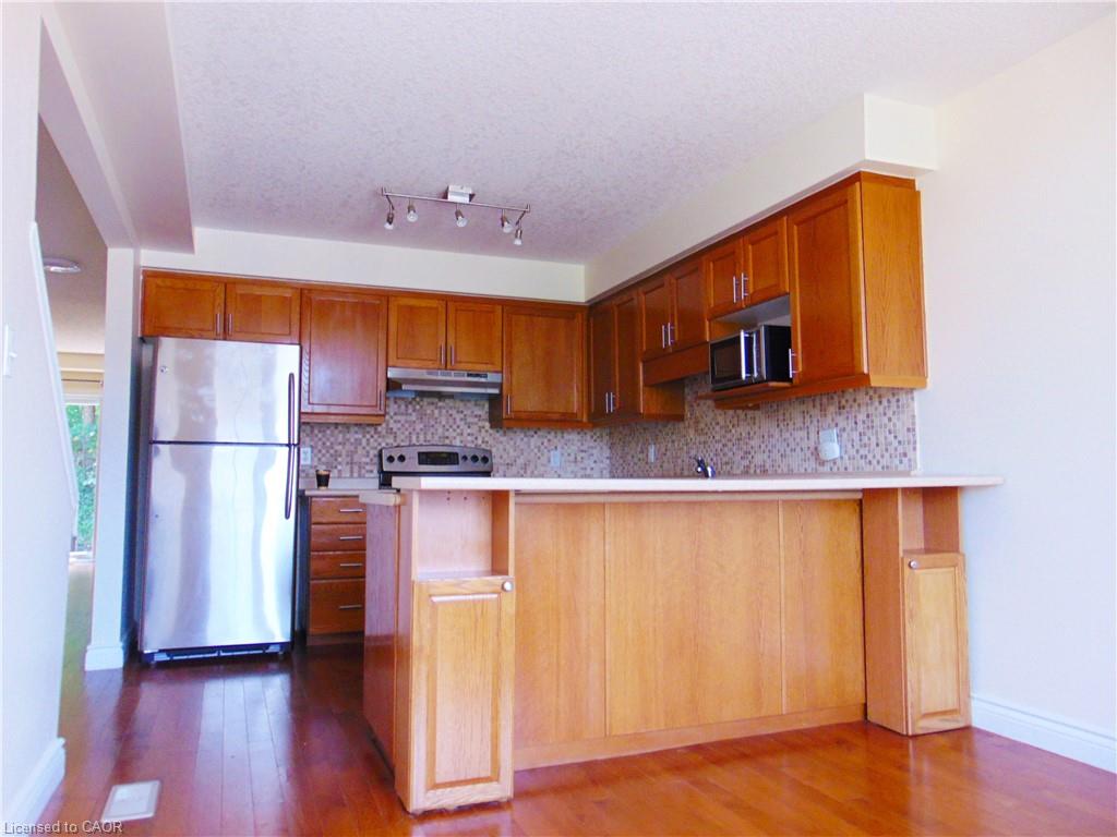 214 Snowdrop Crescent