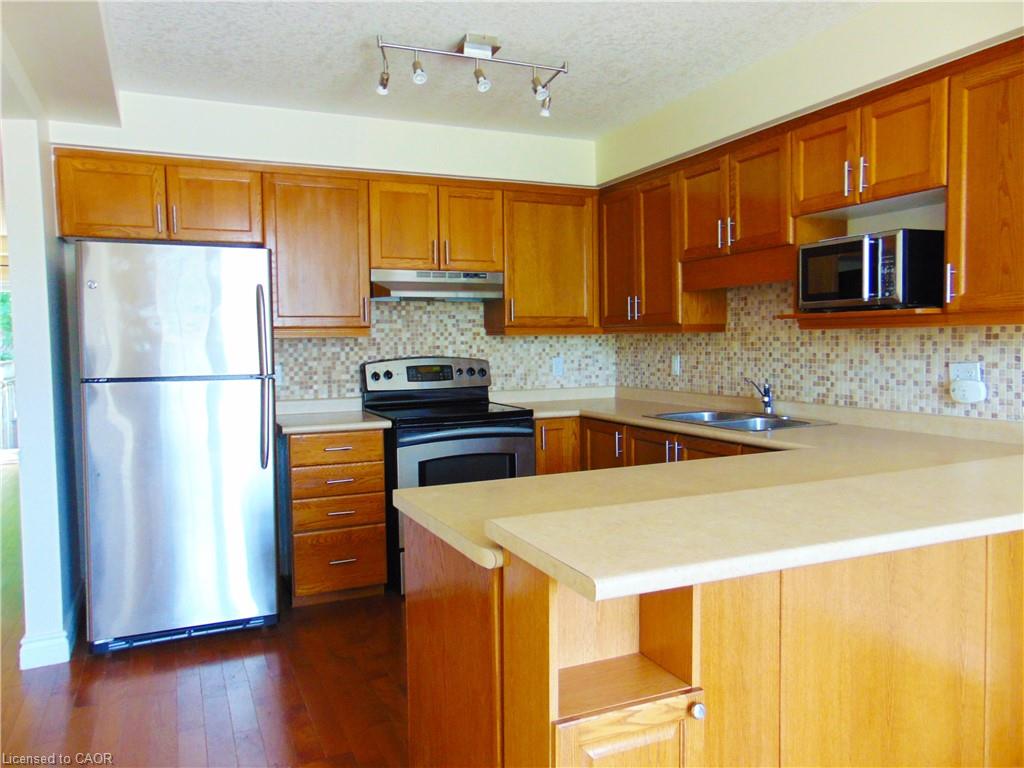 214 Snowdrop Crescent