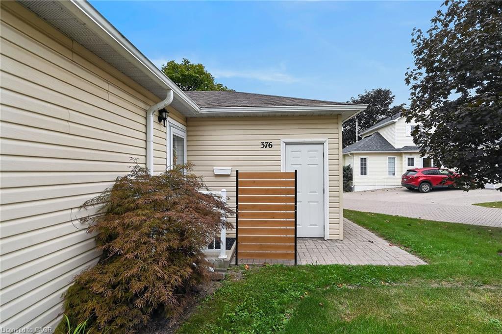 376 Silverbirch Boulevard