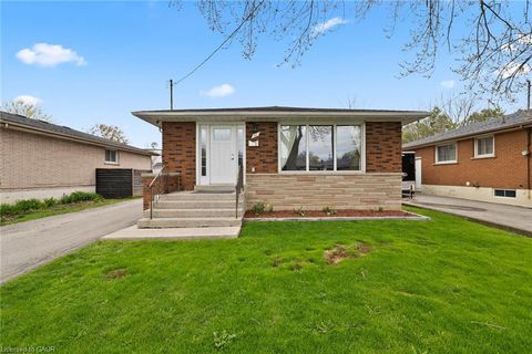 42 Atwater Crescent Hamilton ON L9C 2E7