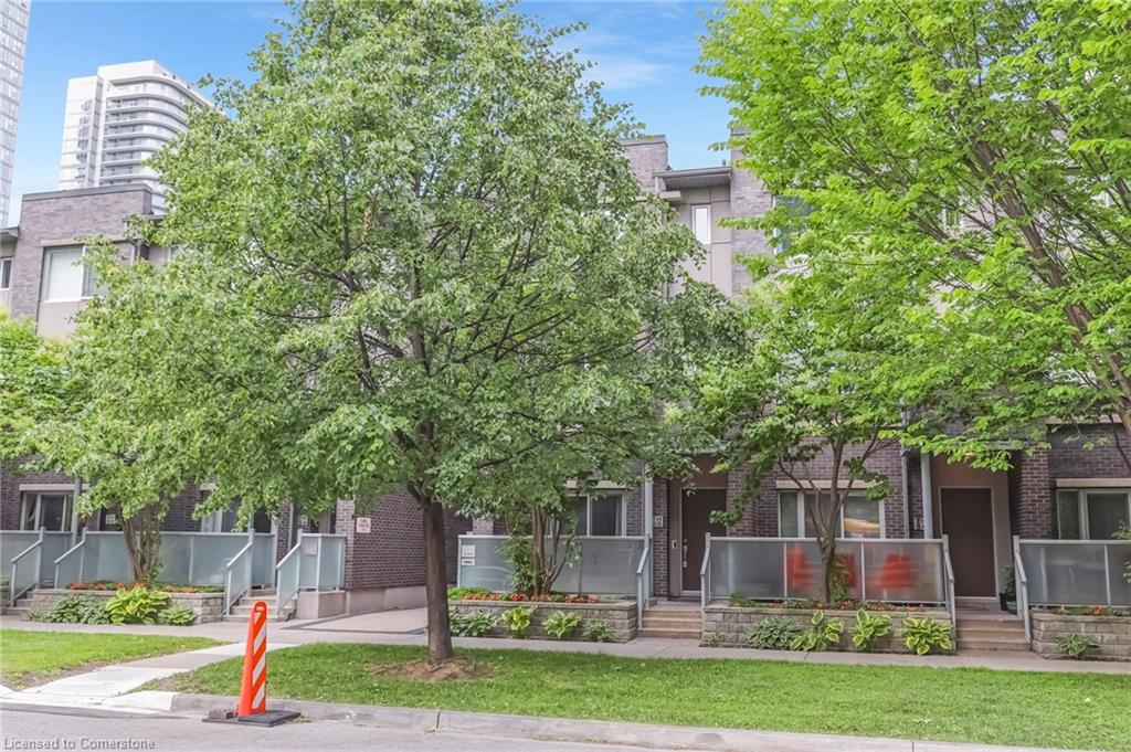 295 Village Green Square TH55
