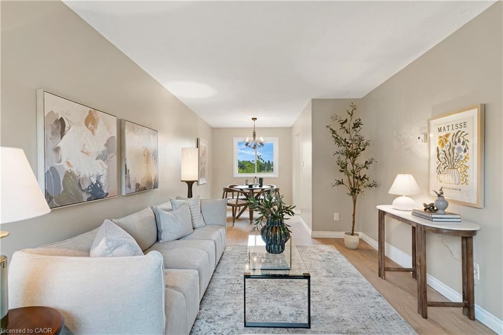 25 Upper Canada Drive 23