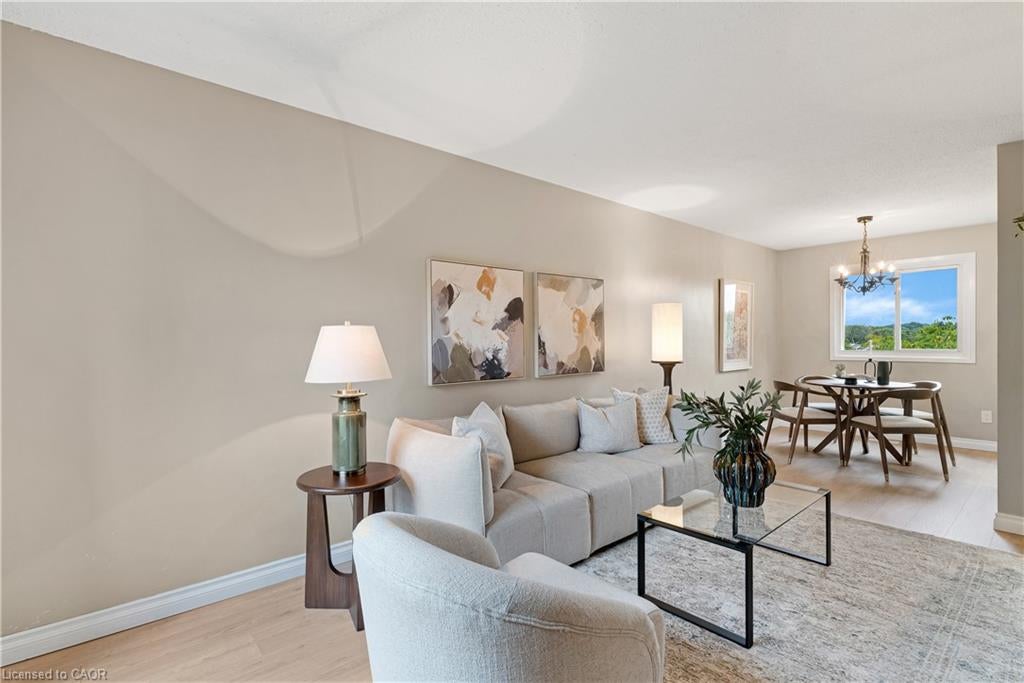 25 Upper Canada Drive 23