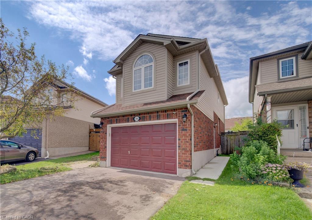 1064 Copper Leaf Crescent