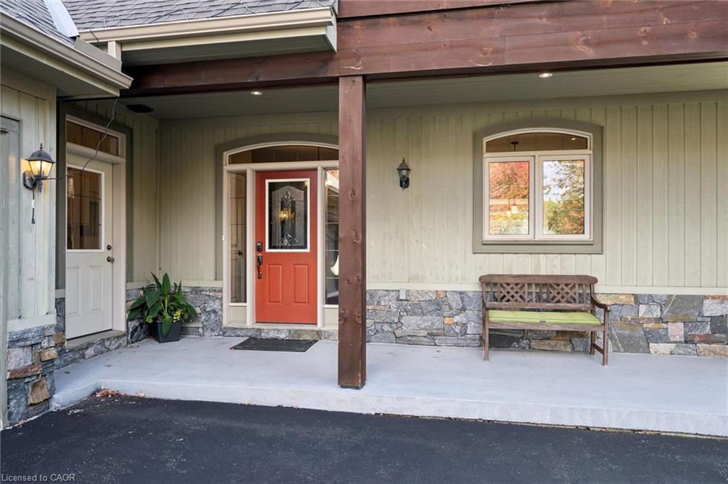 15 Breakwater Court