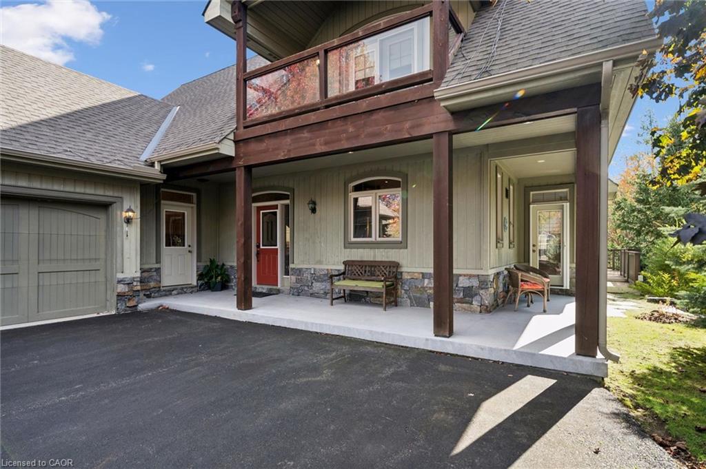 15 Breakwater Court