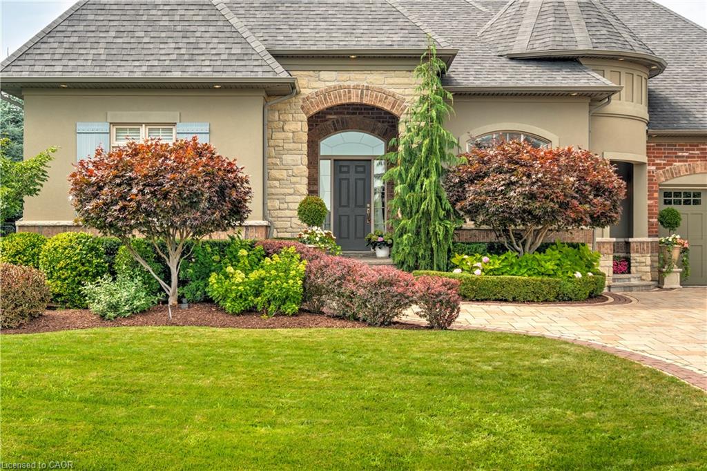 4 Holdroyd Court