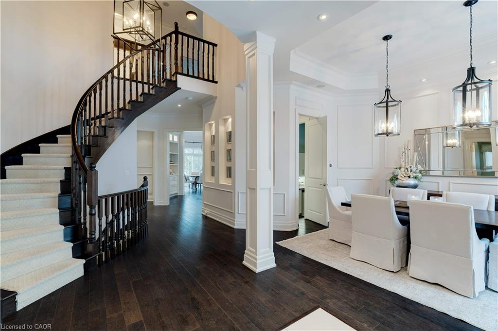 4 Holdroyd Court