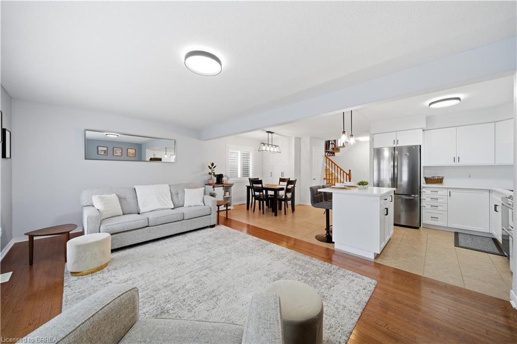 309 Featherstone Crescent