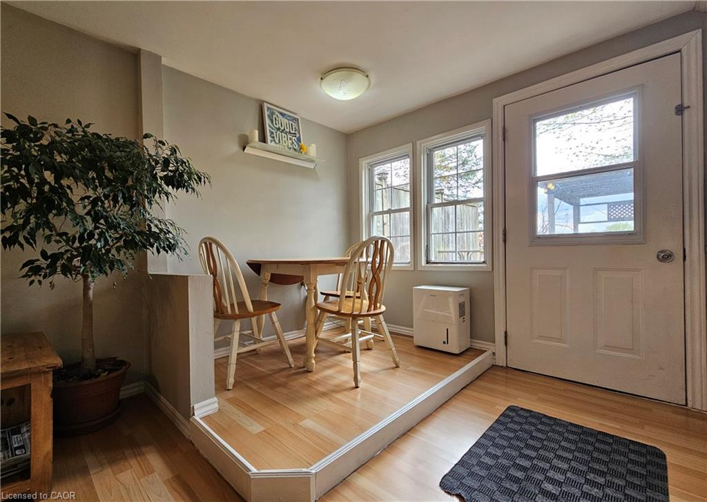 1323 Queen Street 125