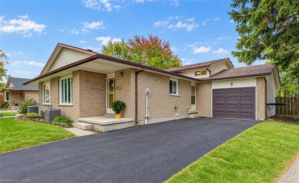 15 Uxbridge Crescent