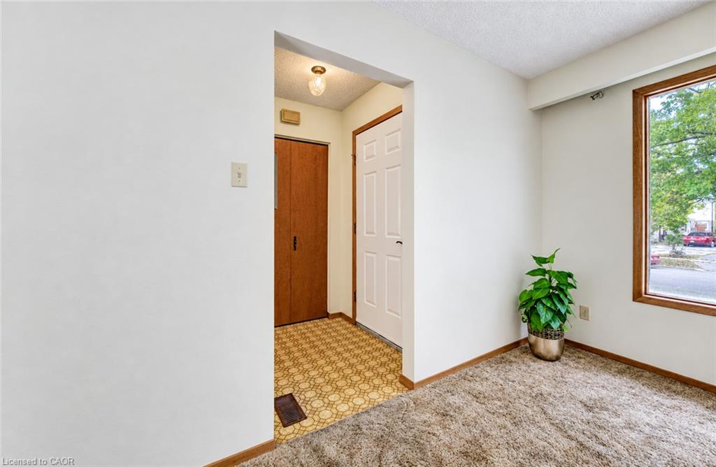 15 Uxbridge Crescent