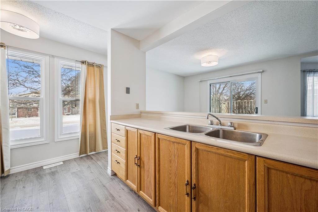 205 Highland Crescent 35