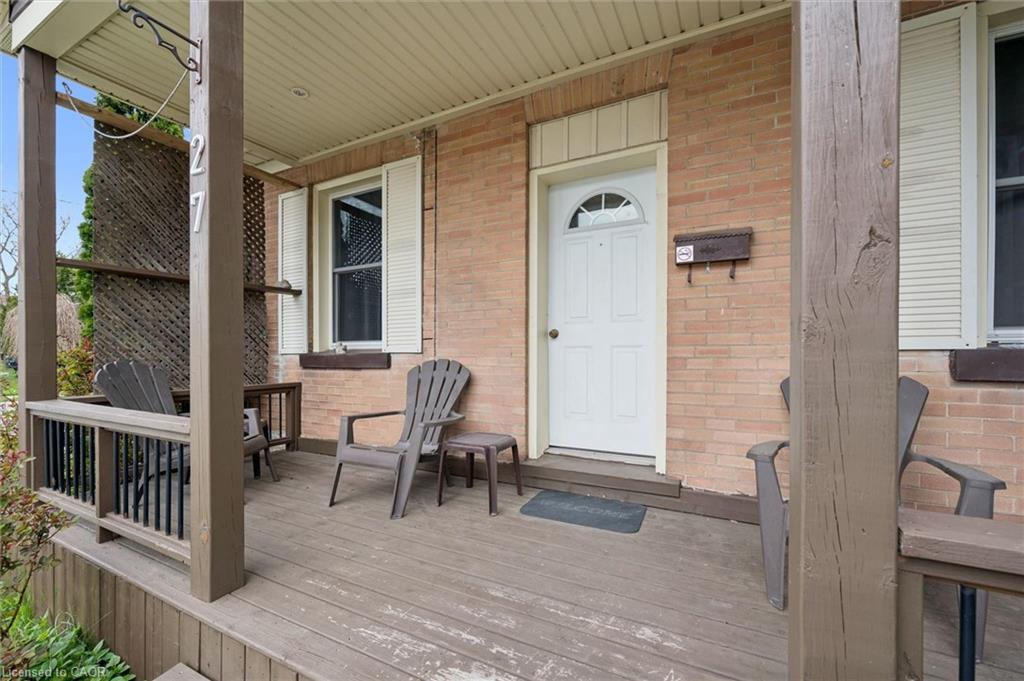 27 Roseview Avenue