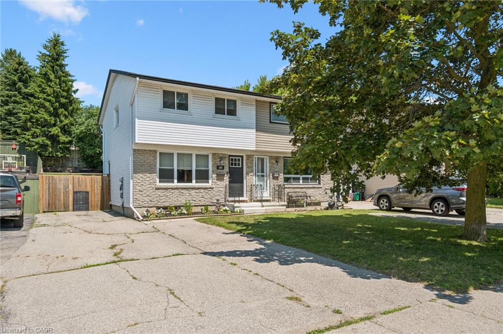 589 Elgin Street N