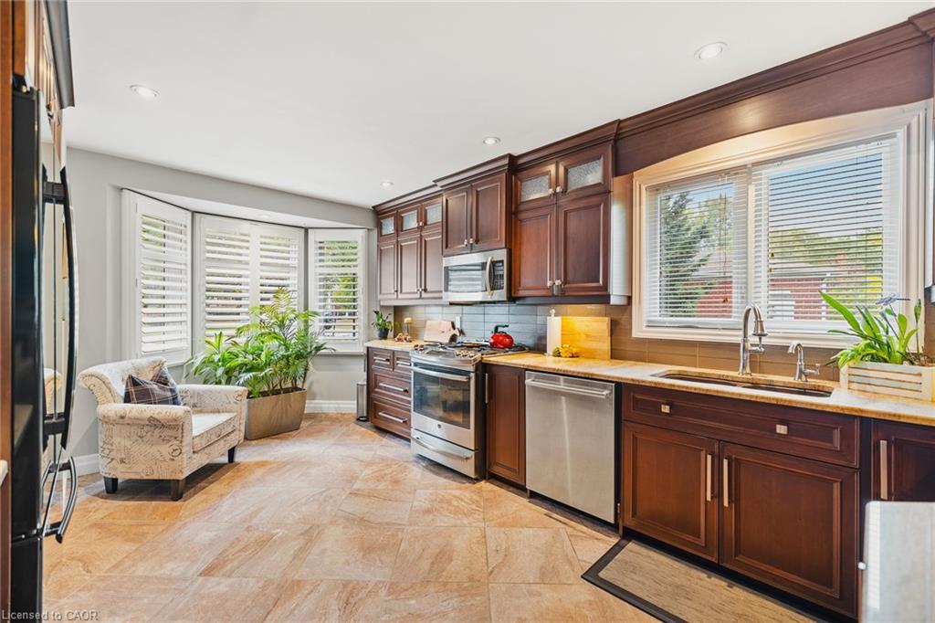 343 George Street N 1