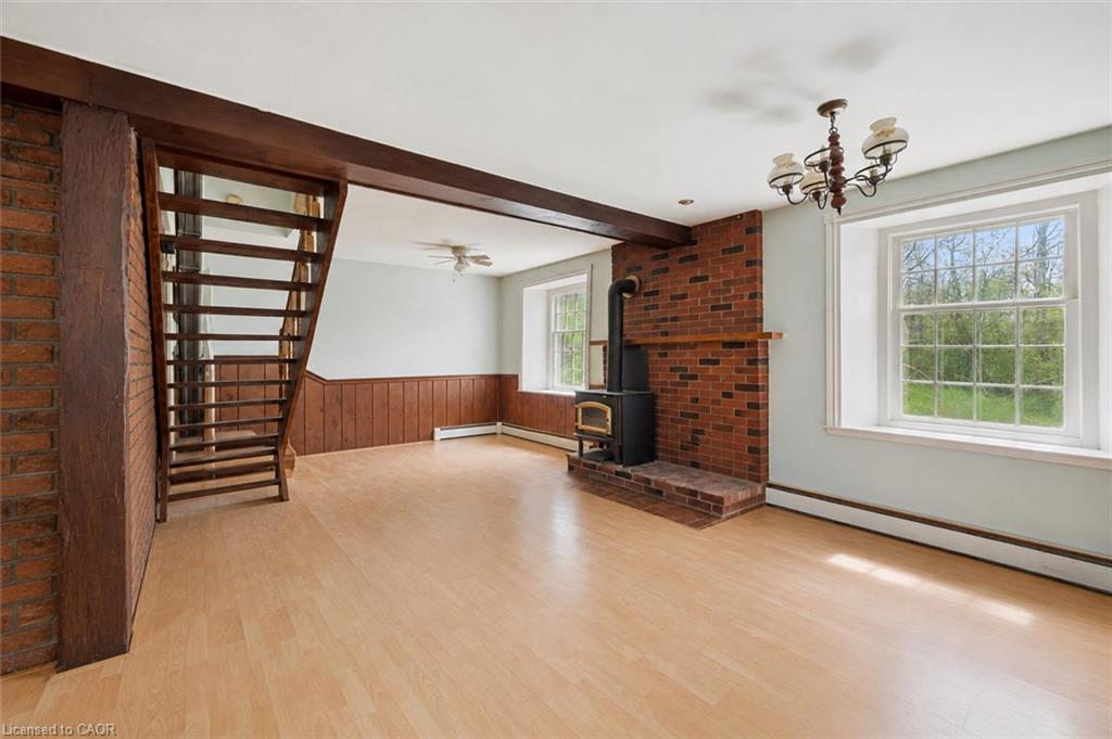 36 Elgin Street E