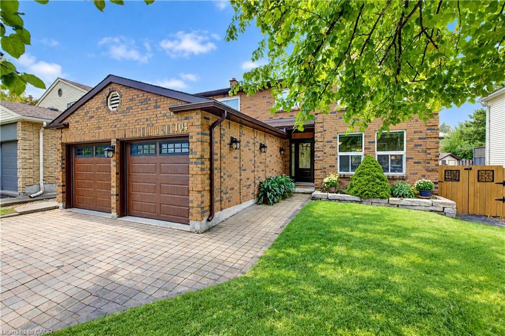 104 Deerwood Crescent