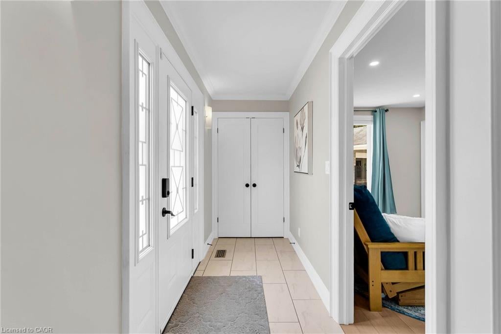 11 Churchill Crescent