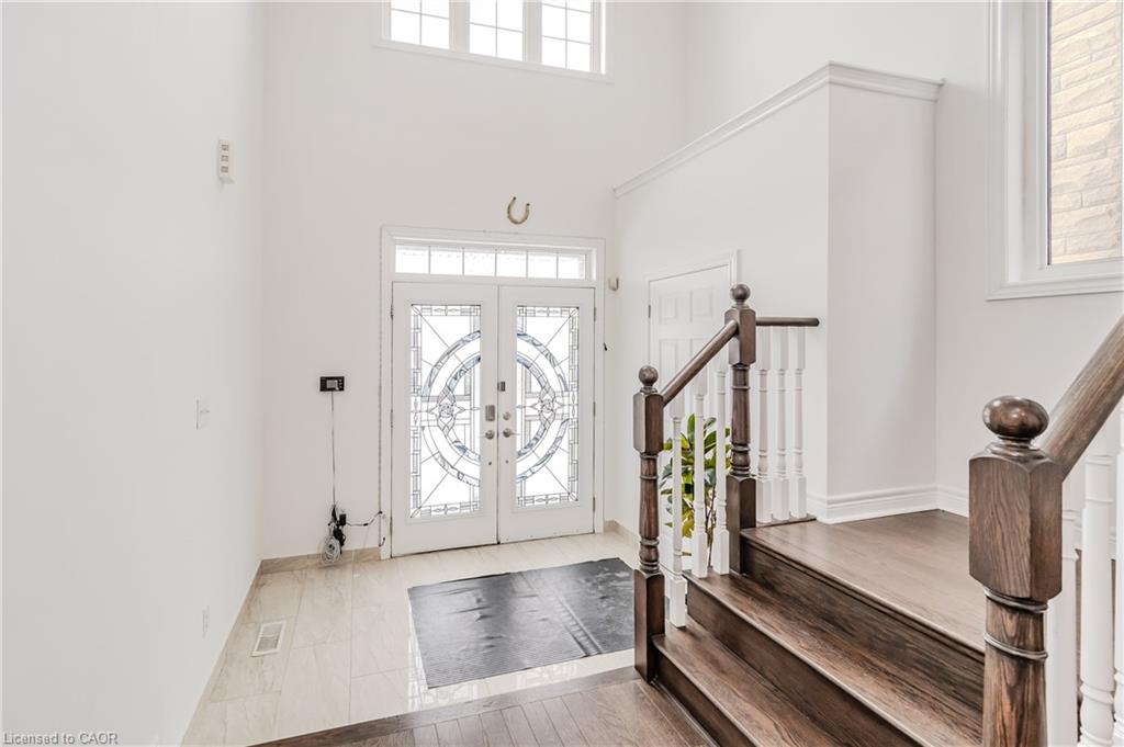 498 Thomas Slee Drive