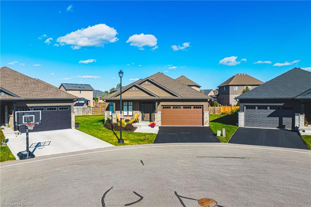 24 Craddock Boulevard 23