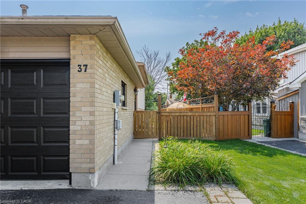 37 Sandalwood Drive