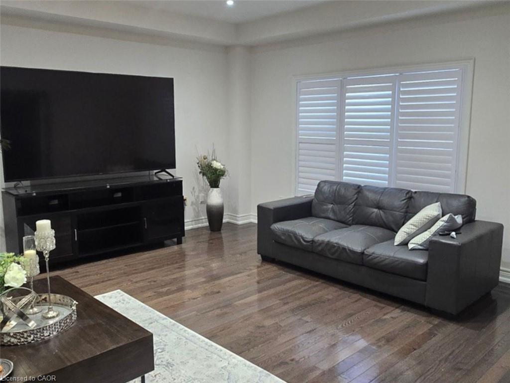 77 Eaglecrest Street