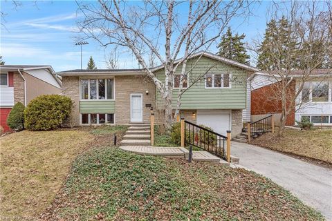 390 Tamarack Drive Waterloo ON N2L 4G6