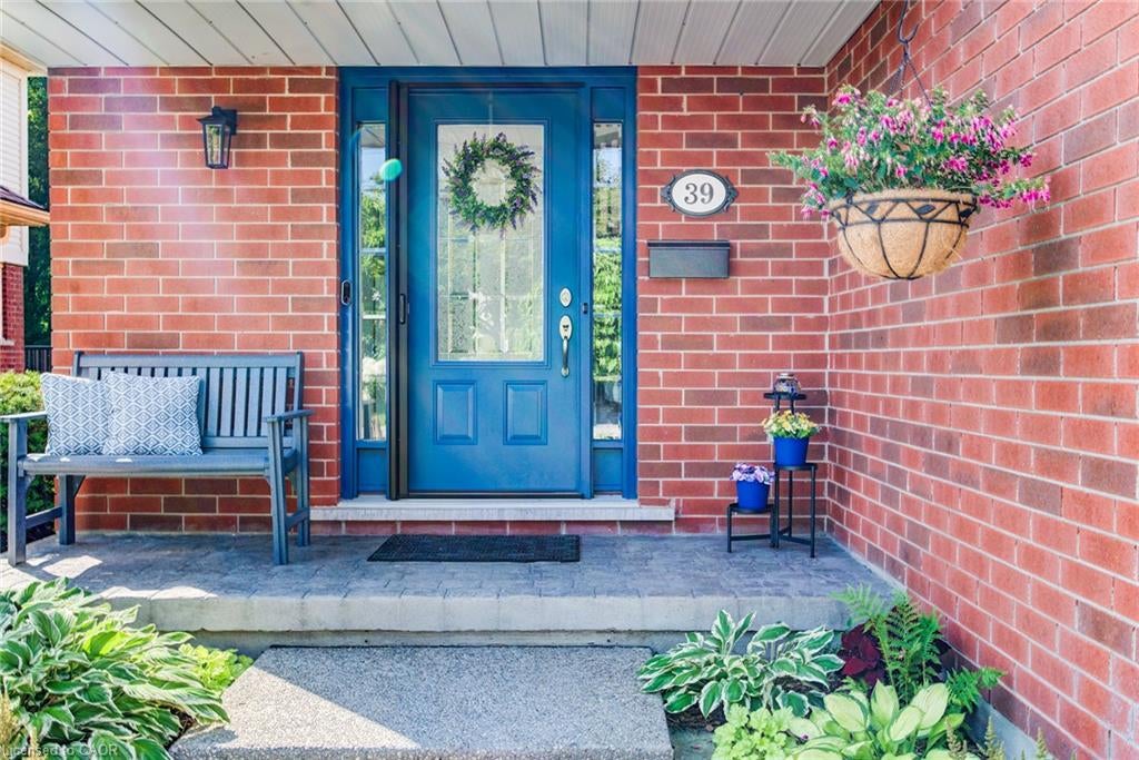 39 Oliver Court SE