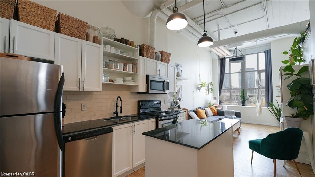 410 King Street W 226