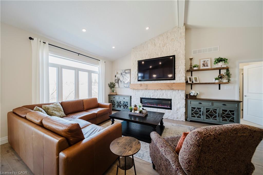 300 Snyder's Road E 12