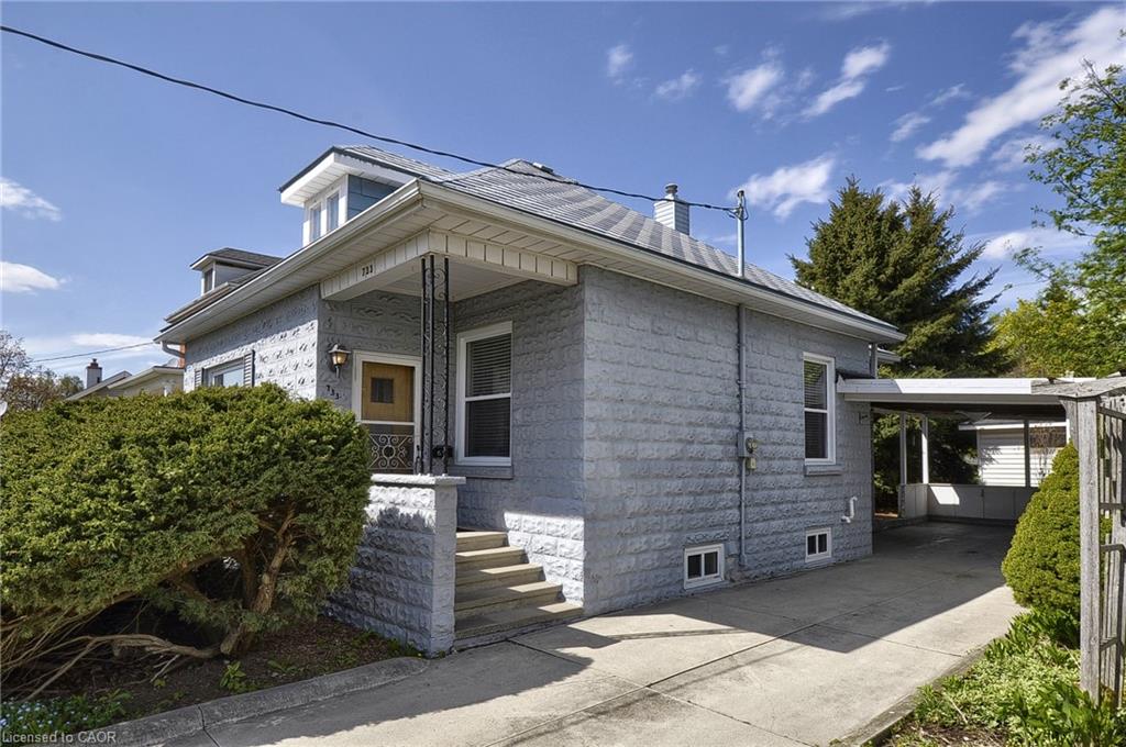 733 Sherring Street