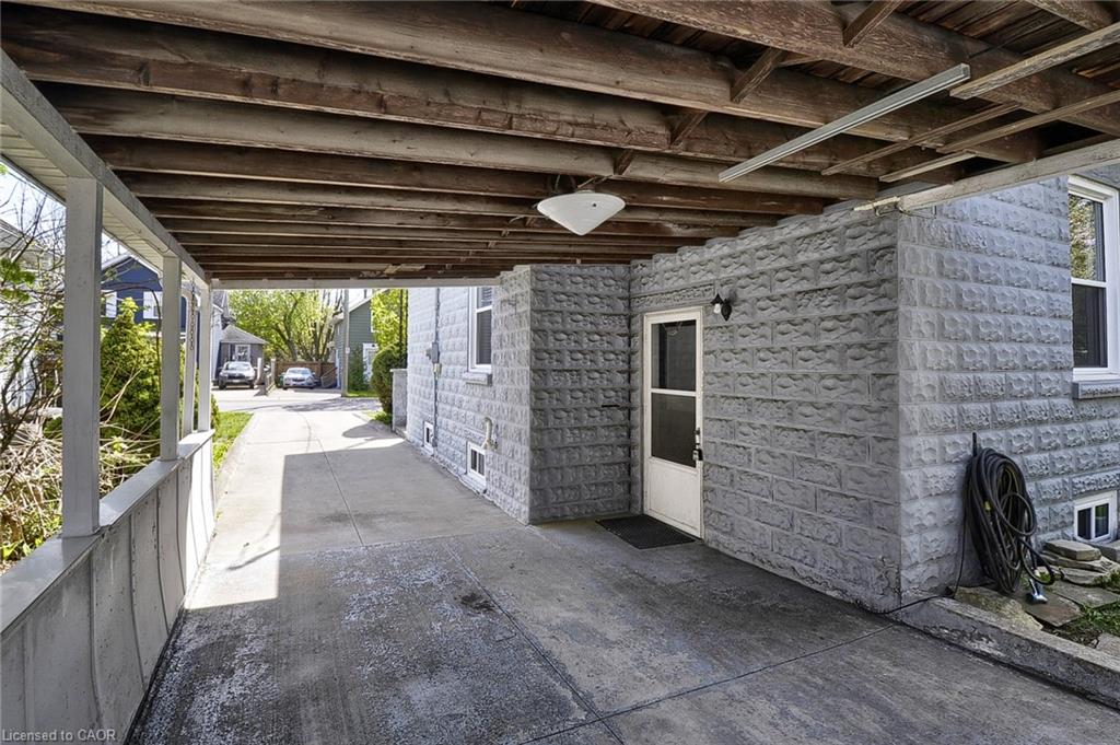 733 Sherring Street
