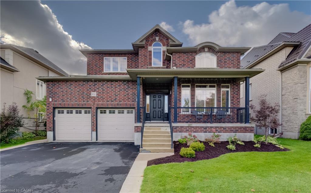 102 Schweitzer Crescent
