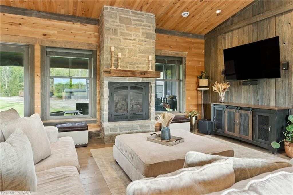 437 6th Concession Road E