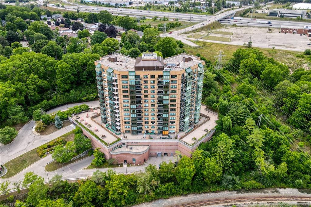 237 King Street W 402