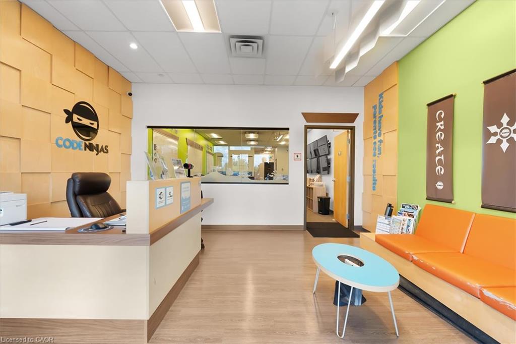450 Columbia Street W 3
