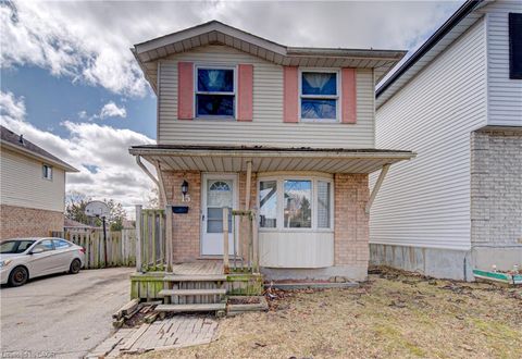 15 Carter Crescent Cambridge ON N1R 7L9