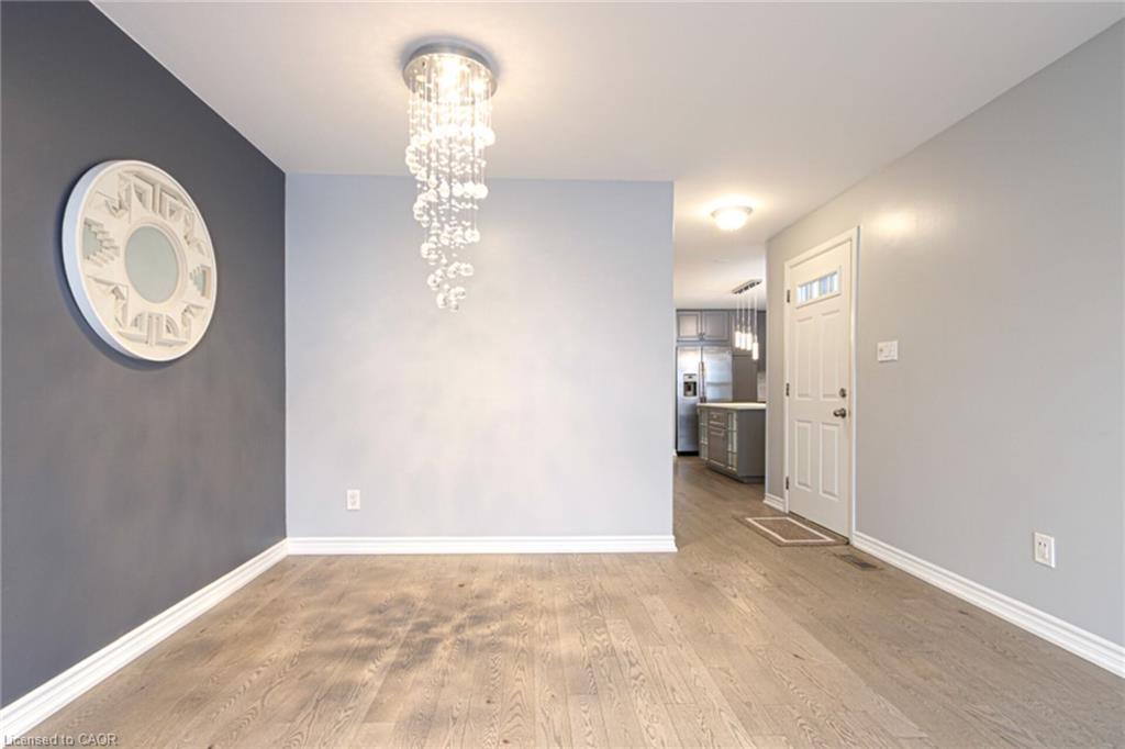 1601 Sandgate Crescent