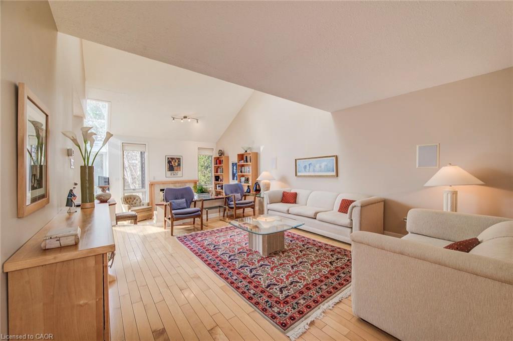 327 Wyecroft Boulevard