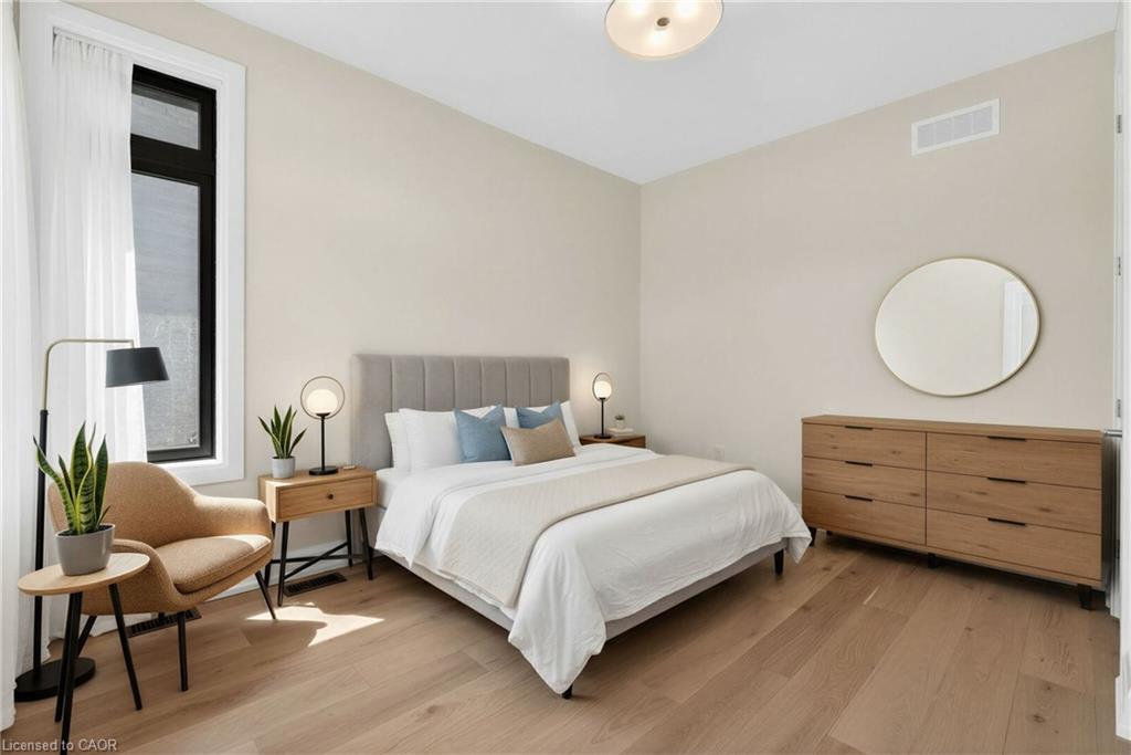 6192 Curlin Crescent